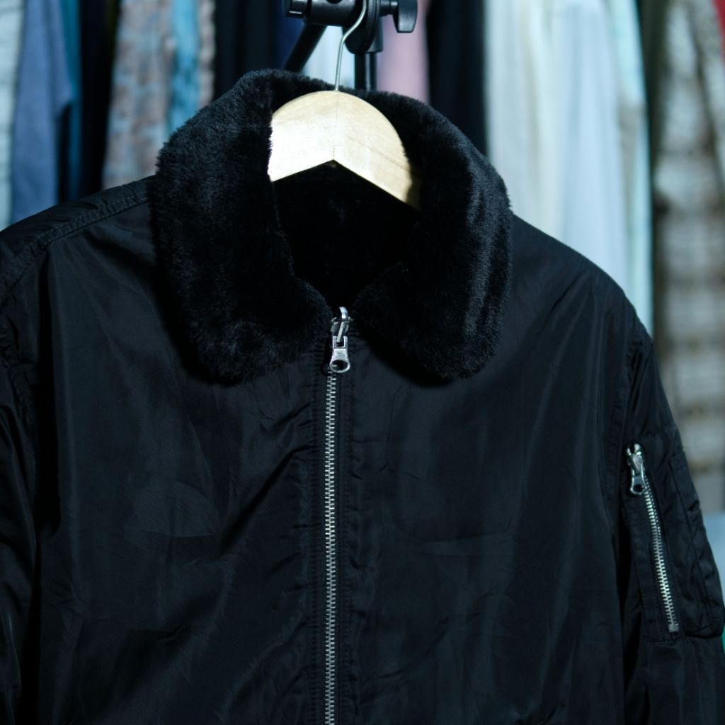 Jaket bomber sherpa bolak balik SPAO