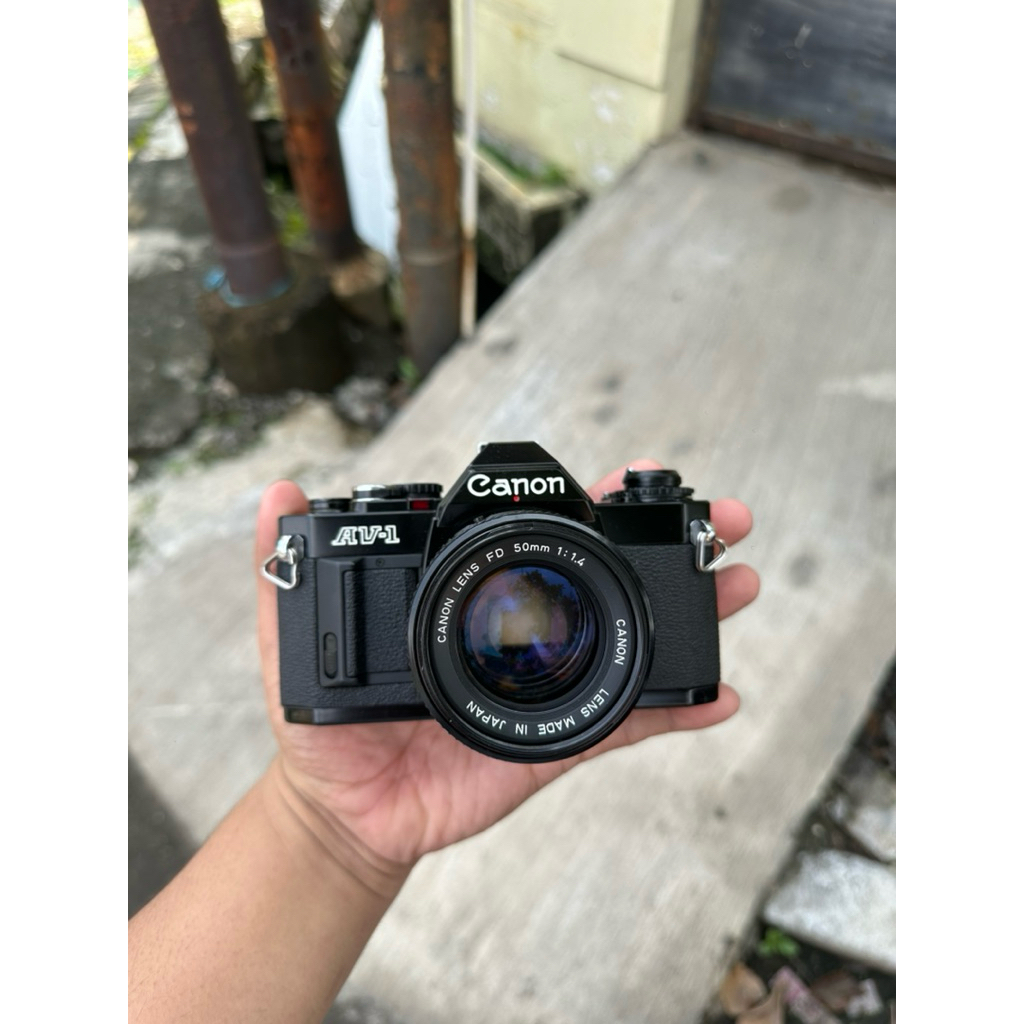 Analog slr CANON AV-1 Lens Fix 50mm F1.4 New FD
