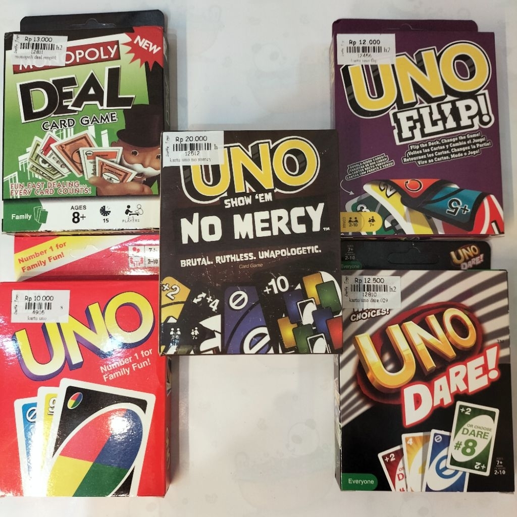 UNO card game / Permainan kartu UNO