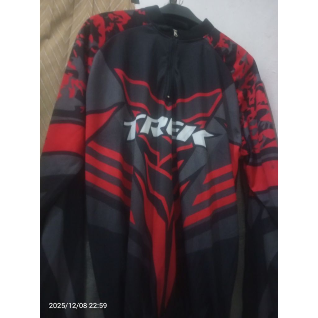 Jersey sepeda trek