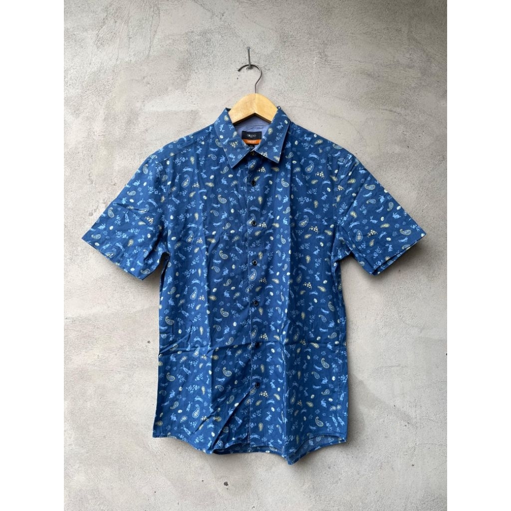 G2000 man kemeja motif M