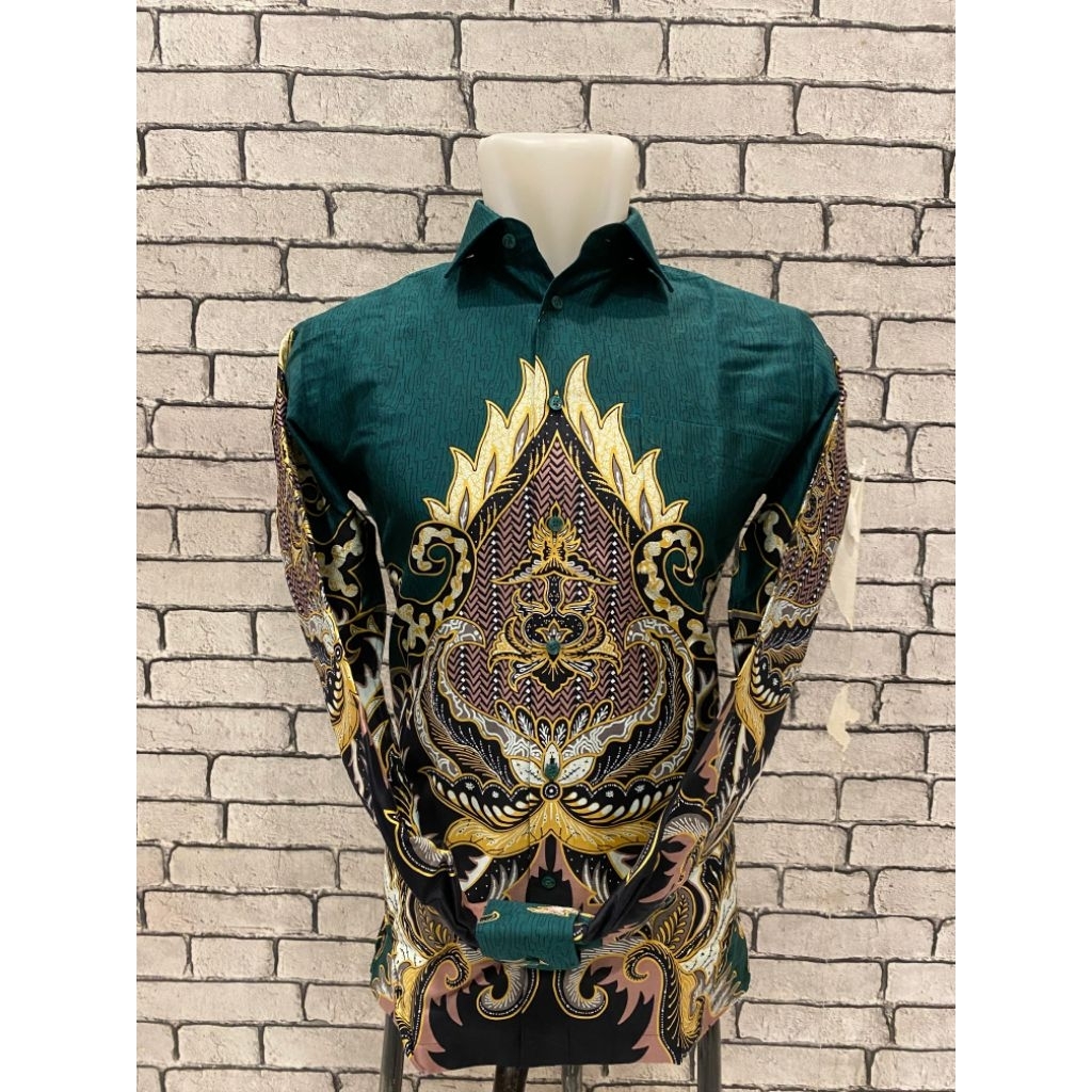 Batik Alisan Motif Daun Lengan Panjang Slimfit