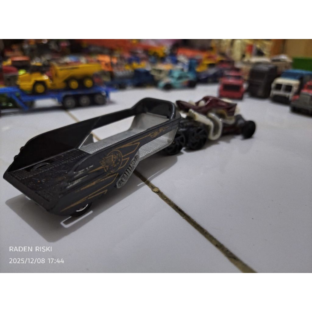 hotwheels truck hauler