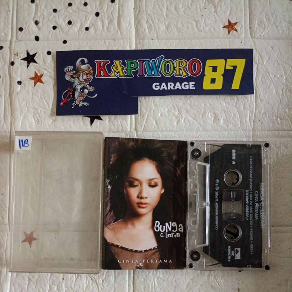 KASET PITA,,BUNGA C. LESTARI CINTA PERTAMA