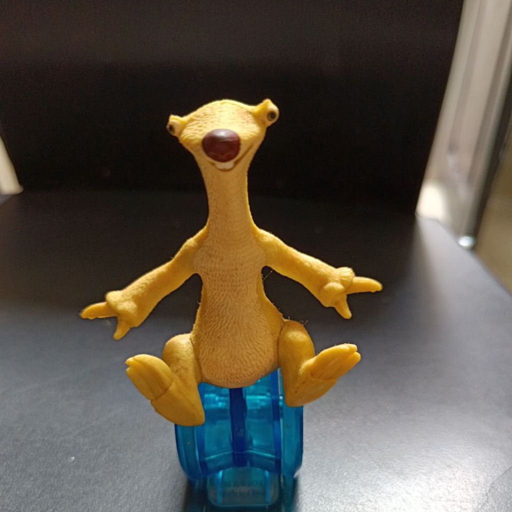 mainan figure ice age