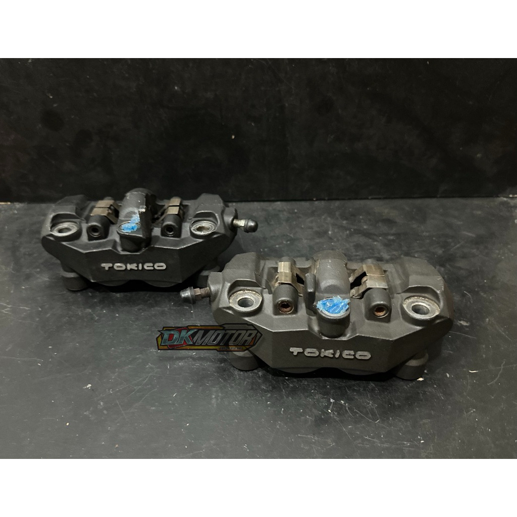 Kaliper Caliper Depan 4P 4 Piston Tokico GSX 750 Ex Moge Kanan Kiri Pitch 108 P108 Original