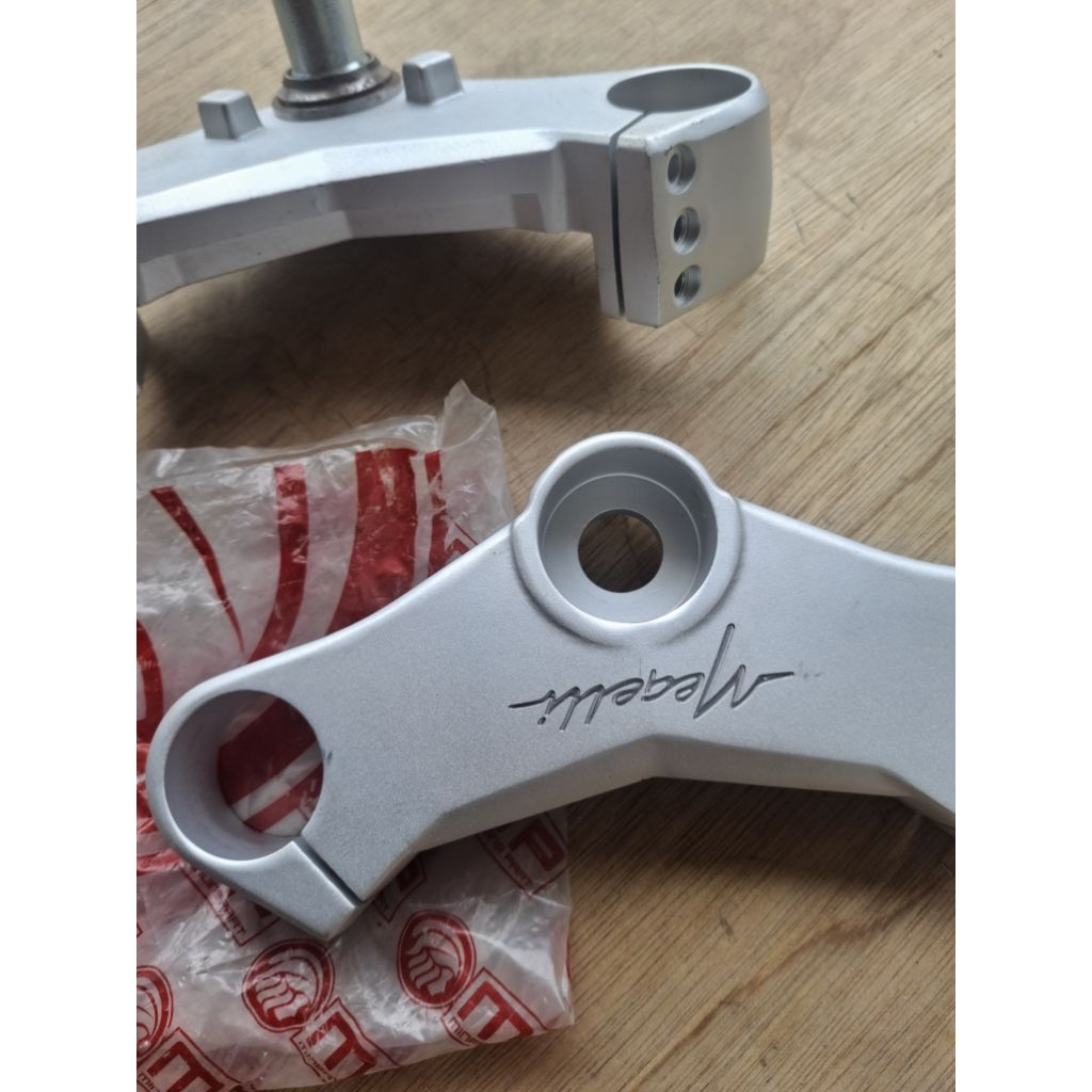 SEGITIGA MEGELLI SET ATAS BAWAH ORIGINAL BARU