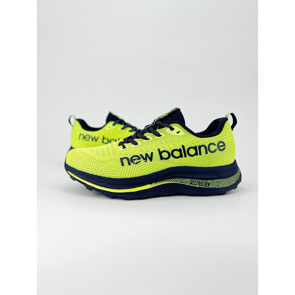 SEPATU RUNNING TRAIL NB FUELCELL