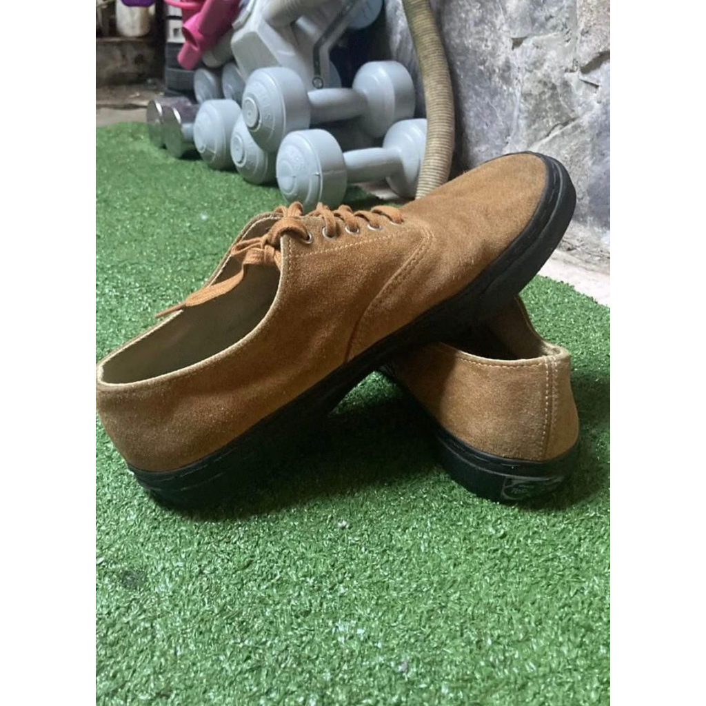 Sepatu Second size 42