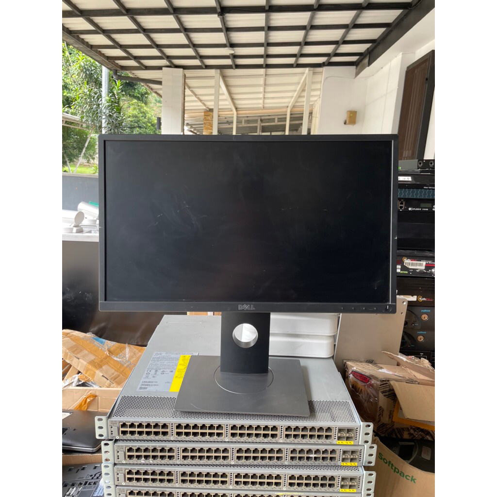 Dell Monitor standing