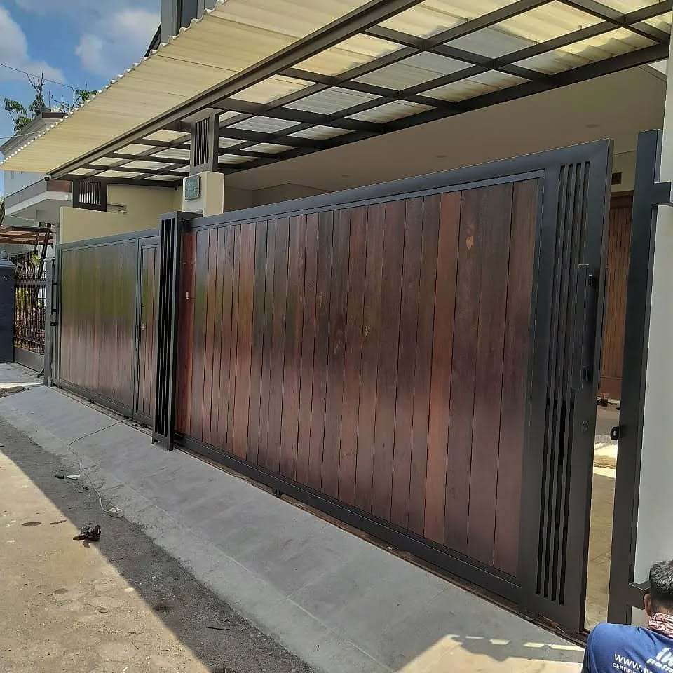 Pagar Minimalis Dorong Kombinasi Kayu&Besi