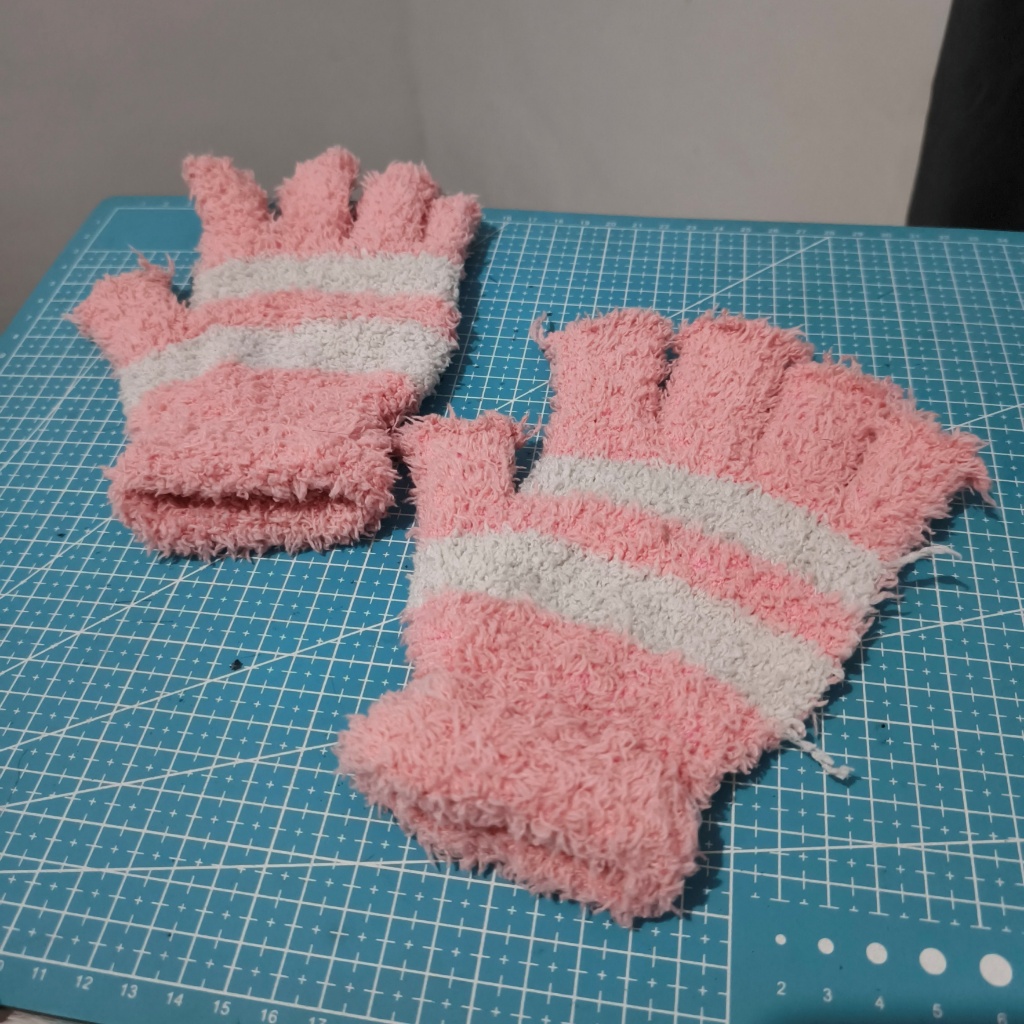 [PRELOVED] Sarung Tangan Bulu Wanita / Sarung Tangan Motor