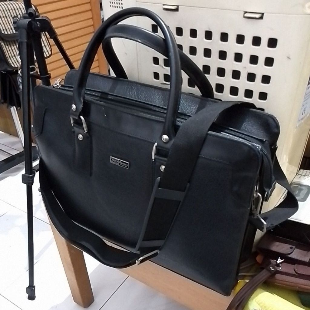 Tas Kerja Kulit GENOVA...
