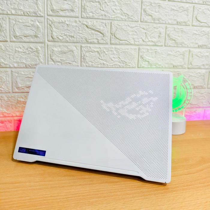 Asus ROG Zephyrus G14 GA401QE Animatrix • Ryzen 7 • RTX 3050 Ti • 144Hz 100%sRGB • Gaming & Editing