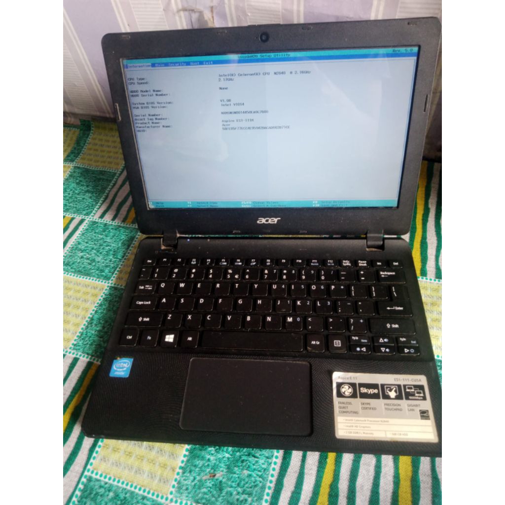 Notebook Acer Aspire E 11Layar 11'6 kondisi normal