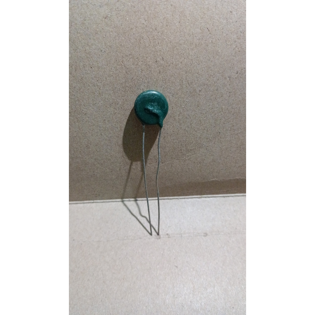 5587 kapasitor anti petir mov varistor tnr 14v471k 14v471 14d471k 14d471