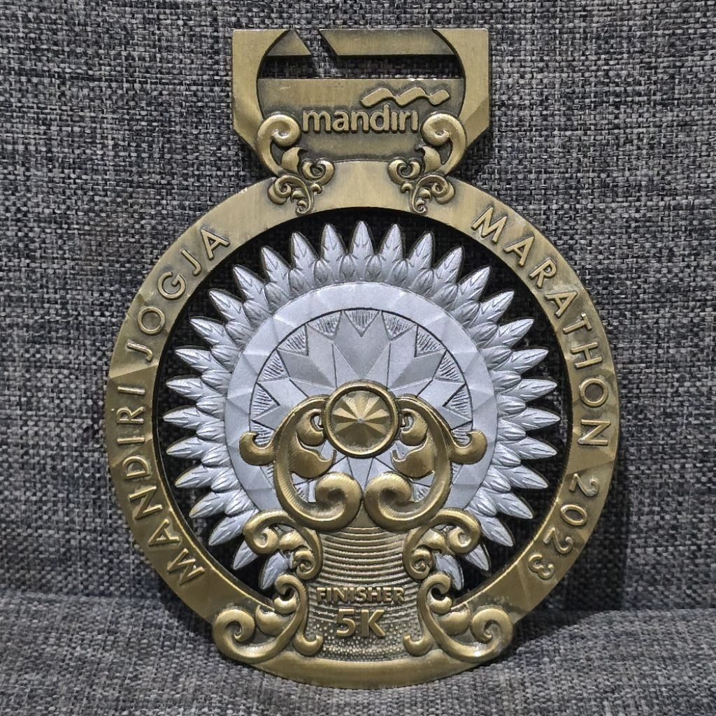 medali finisher running 5k mandiri marathon jogja 2023
