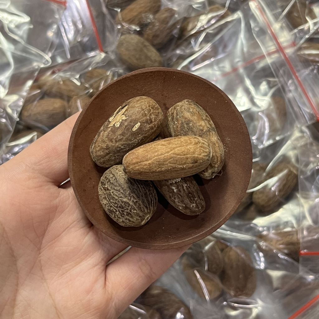 Biji Pala 25 gr / Biji Pala Kupas Bumbu Rempah / Biji Pala Bulat / Biji Pala Kering Kupas Utuh