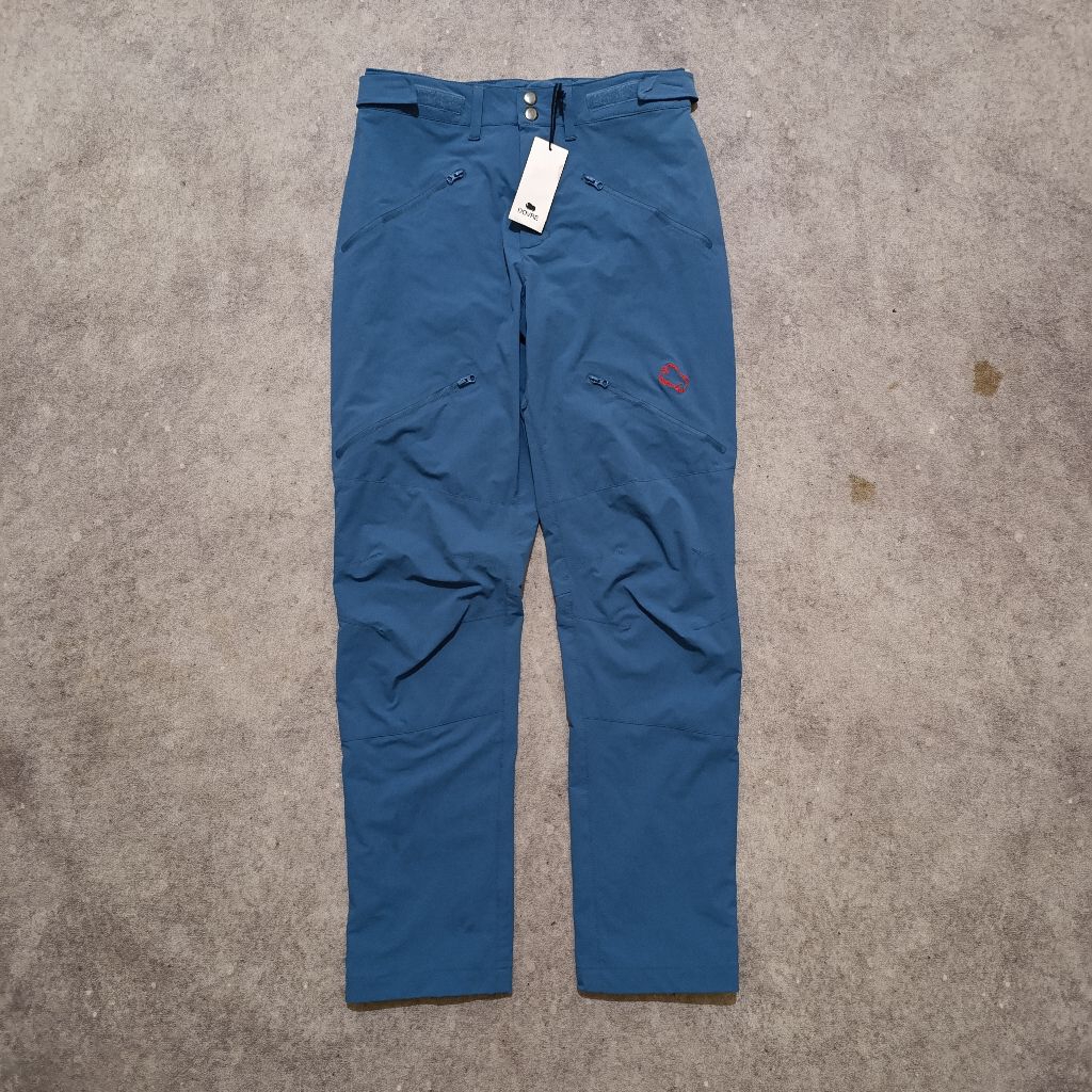 CELANA OUTDOOR WATERPROOF