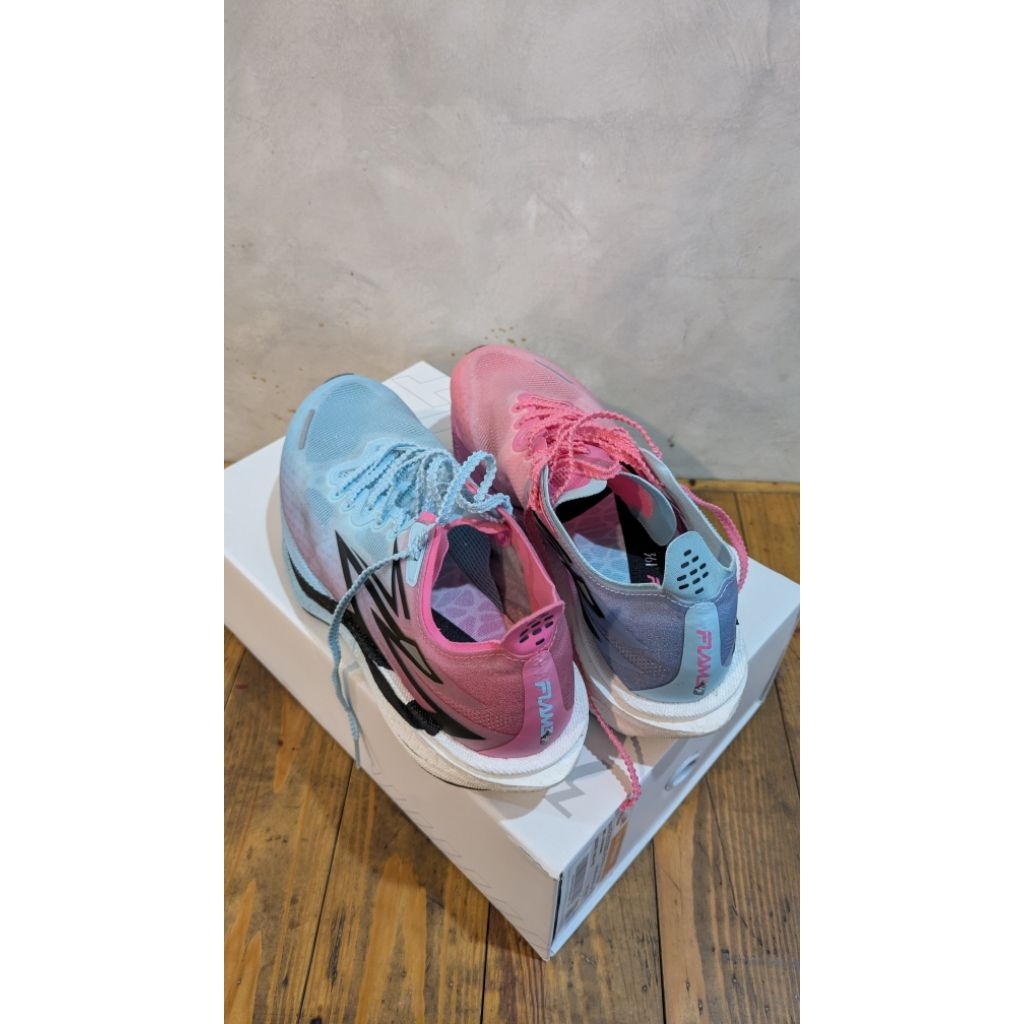 Sepatu running 361 degrees flame 4.0 (second)