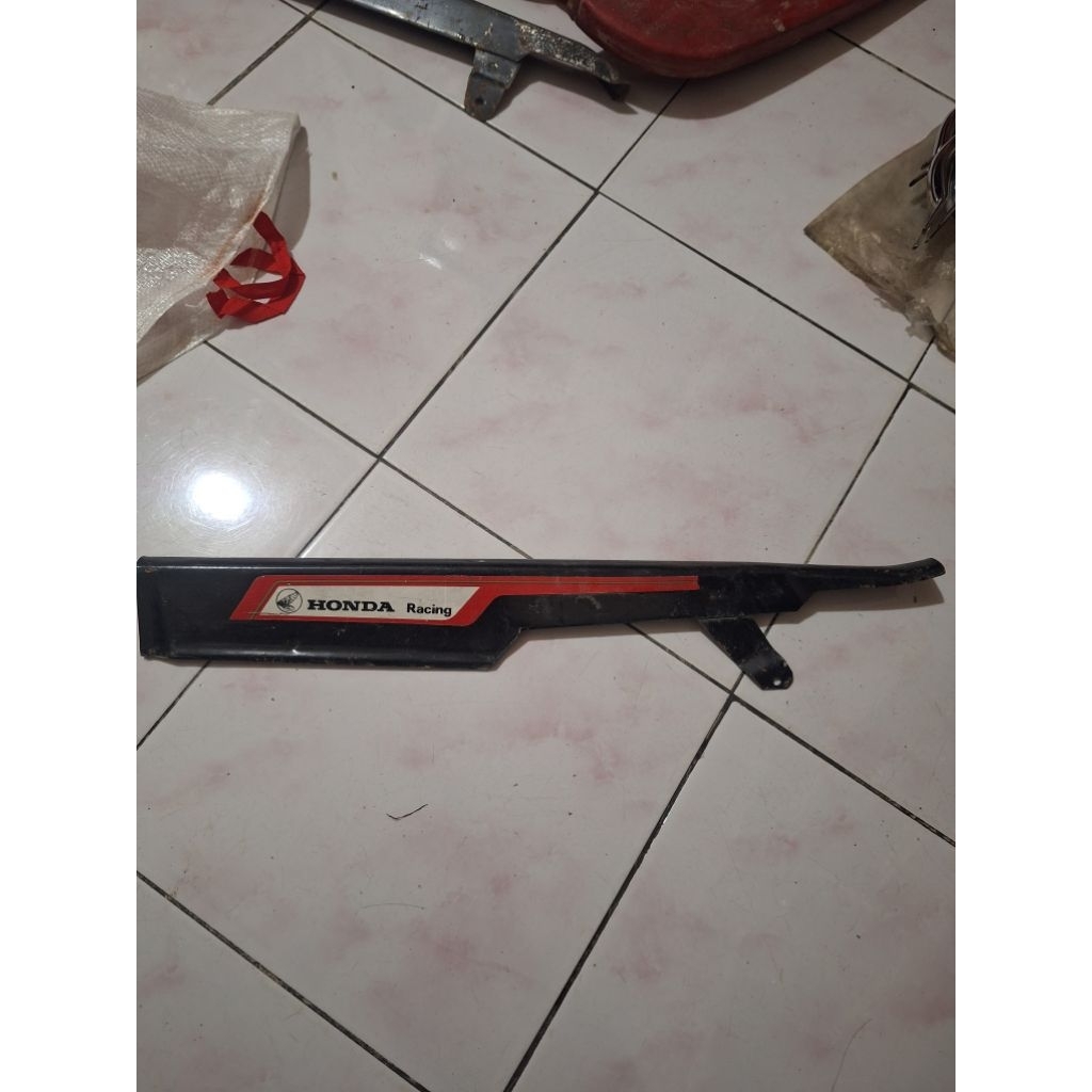 katengkas tutup rante cover rante racing variasi honda cb100 cb125 gl100 gl125 cg110 cg125 nos