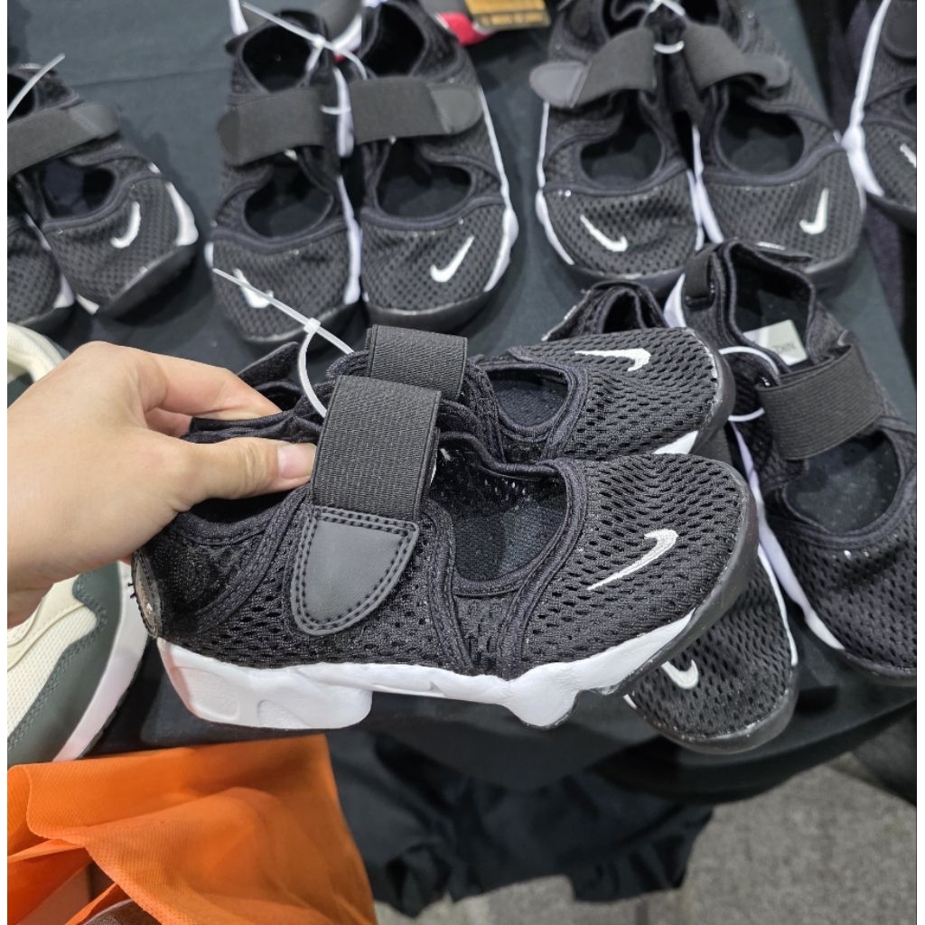Nike air rift black