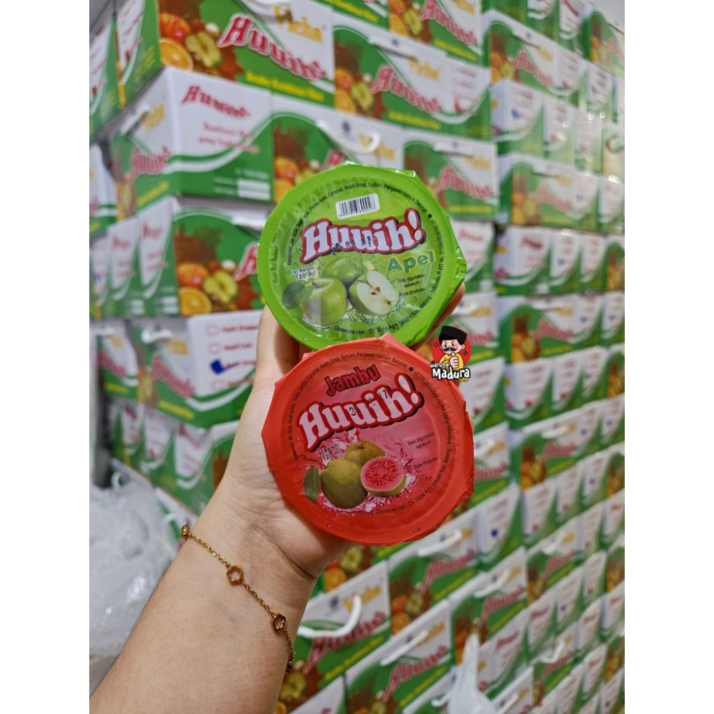 KARTON - VICCA HUUIH SARI APEL / JAMBU ISI 24 GELAS 120ML