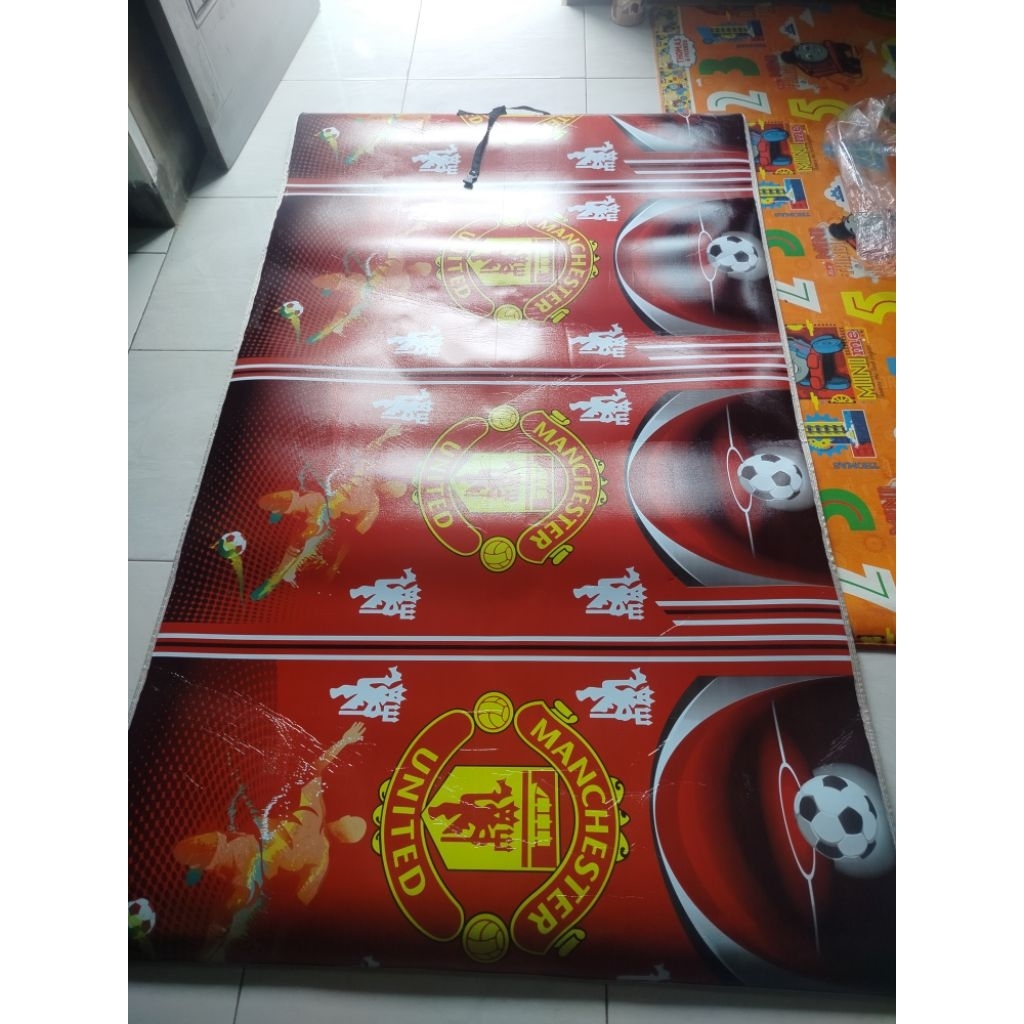 Karpet Spon 120×200 cm Bahan Utama:Spon/busa tebal (1,5   tergantung kualitas)Kain polyester / belud