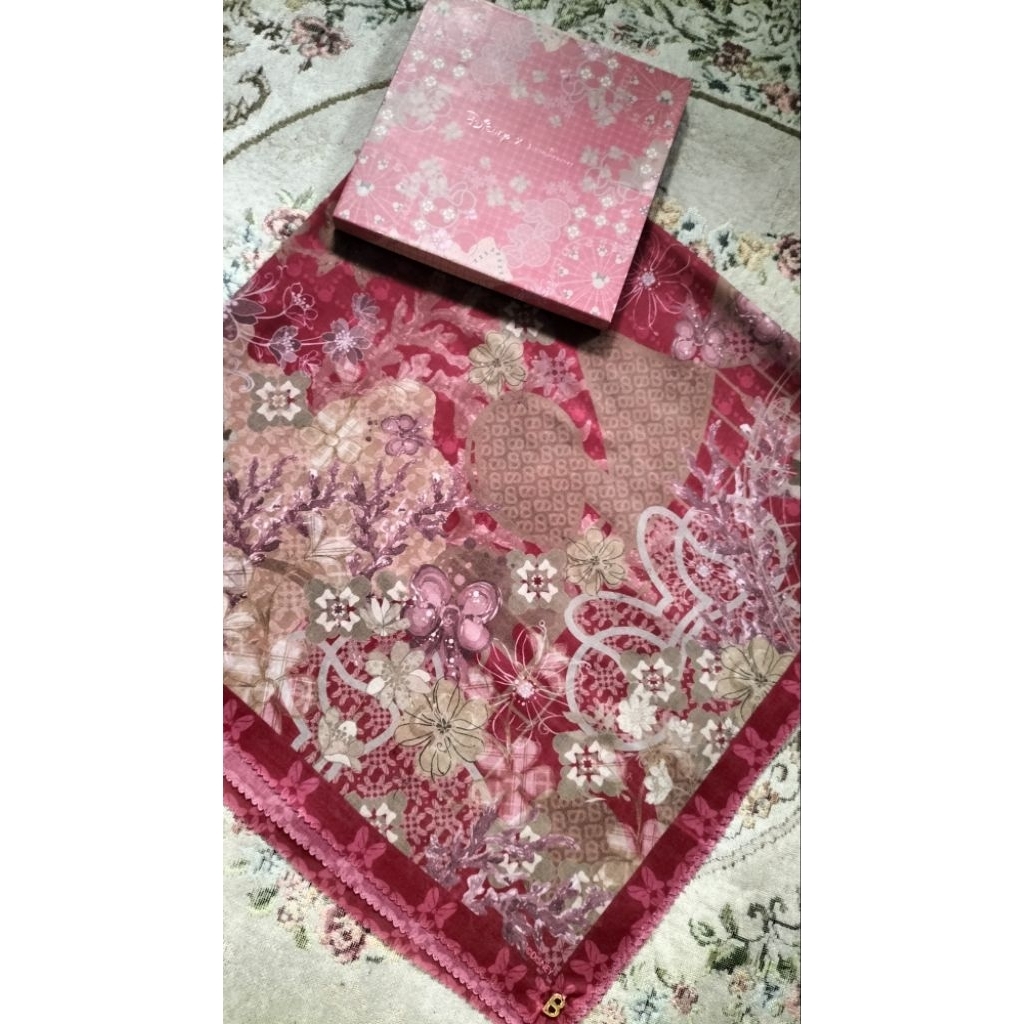 SOLD TDP scarlet buttonscrave