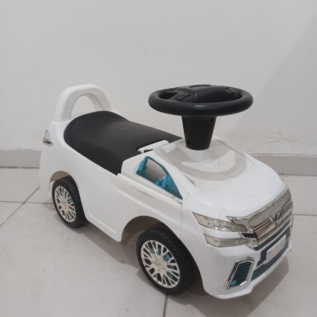 (PRELOVED) RIDE ON VELLFIRE PUTIH