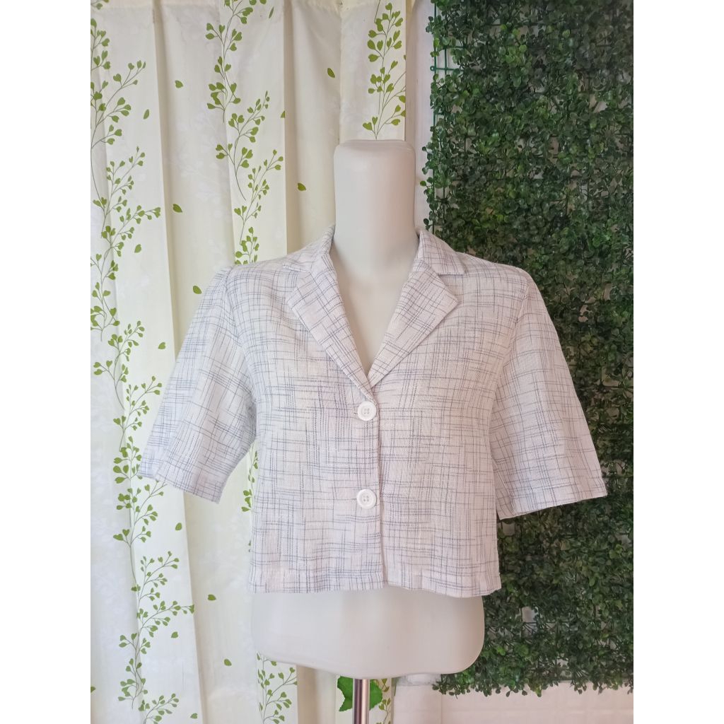 Blazer crop garis biru putih wanita lengan pendek