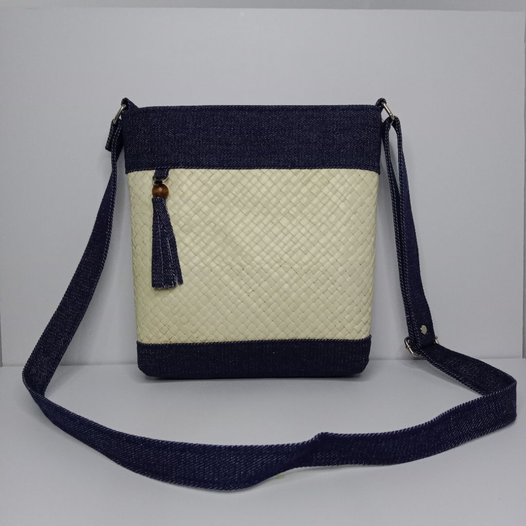 Tas anyaman pandan / Tas pandan / Tas selempang pandan / Tas selempang pandan jeans / Tas selempang 