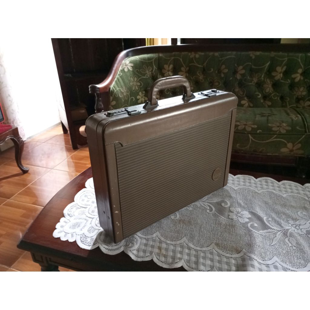 Koper Kulit Jadul Merk HEBE Made In Italy Anttikb