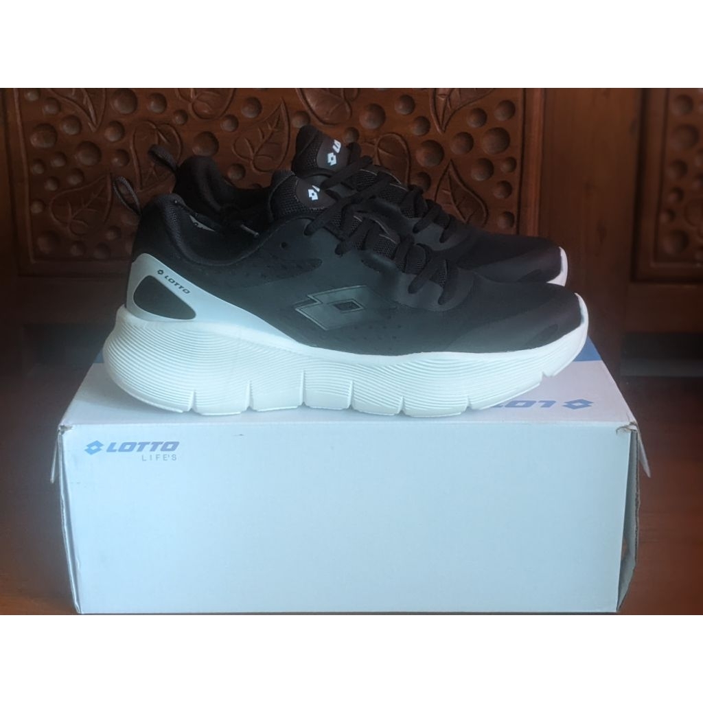 sepatu running LOTTO DELI