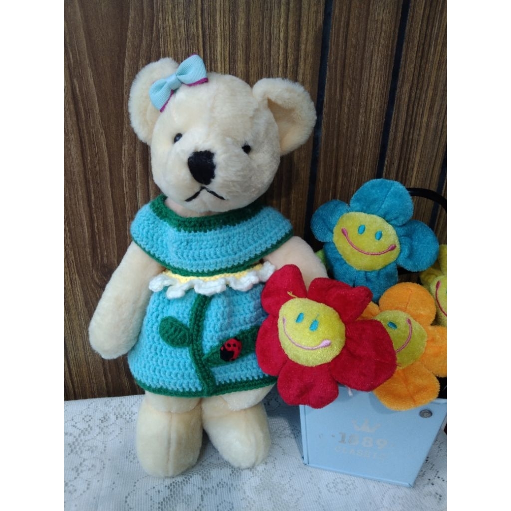 boneka teddy gund dress rajut
