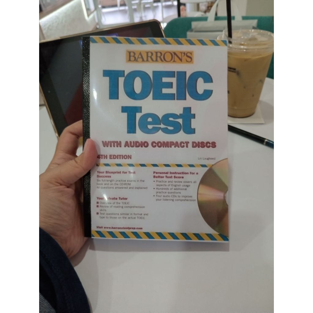 Buku TOEIC Barron's tebal diatas 600 halaman
