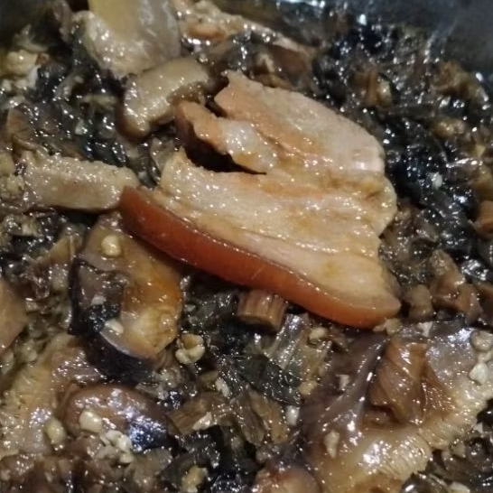 Babi Hong+Sayur Asin Hitam Menu Kuno