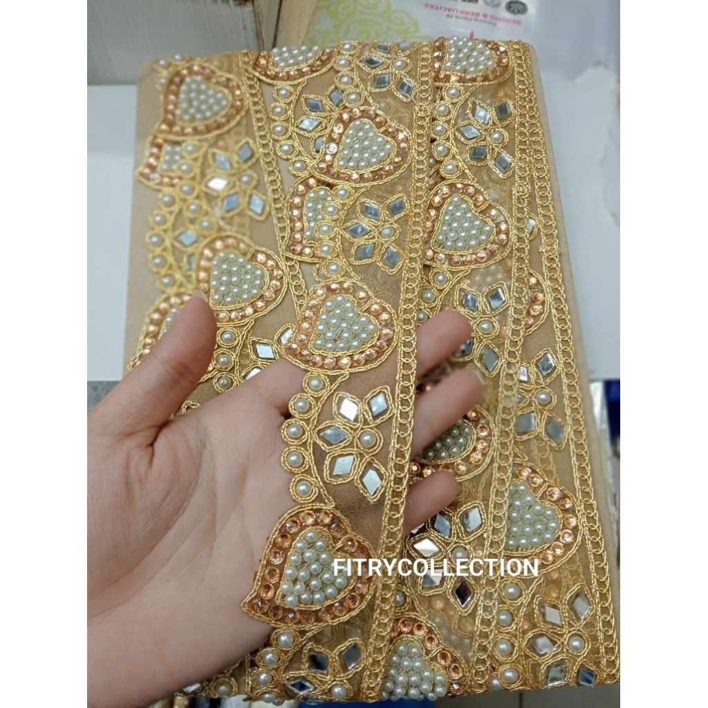 RENDA DIAMOND INDIA/RENDA GOLD INDIA BERPAYET/RENDA EMAS(PER ½YARD)