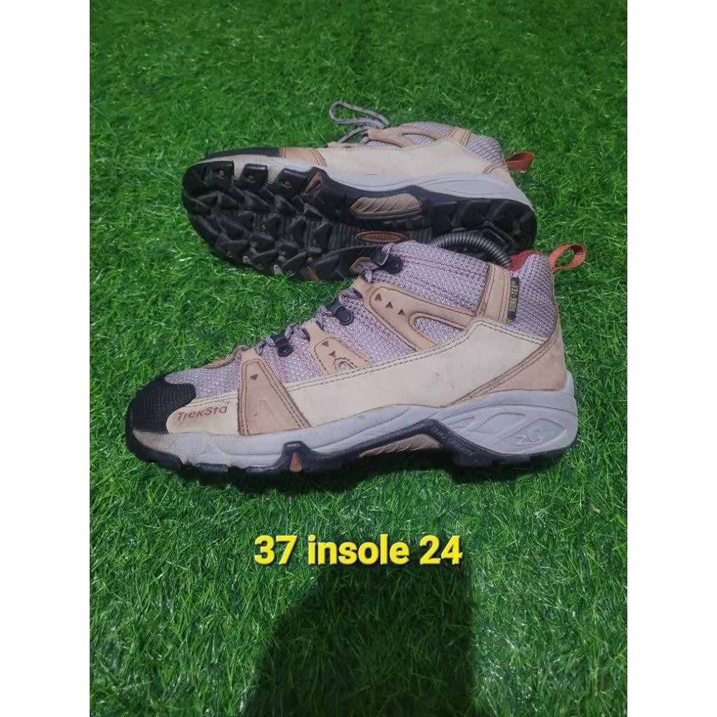 sepatu gunung s37 treksta