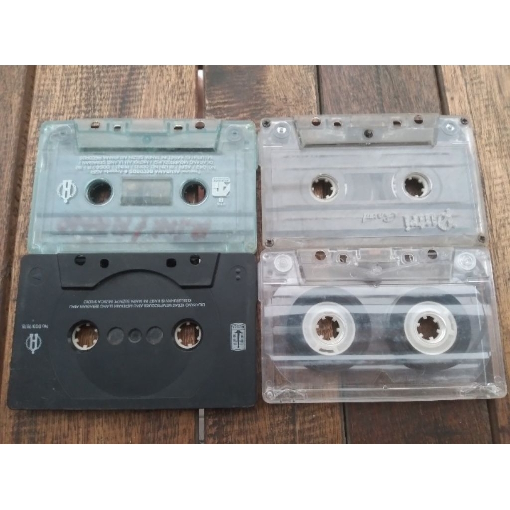 kaset pita rusak untuk dekorasi