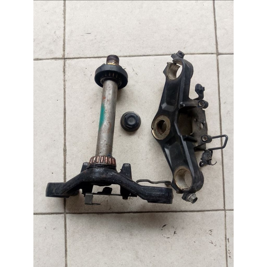 Segitiga Atas Bawah CBR 150R - Stem Sub Assy Bridge CBR 150R Facelift Original