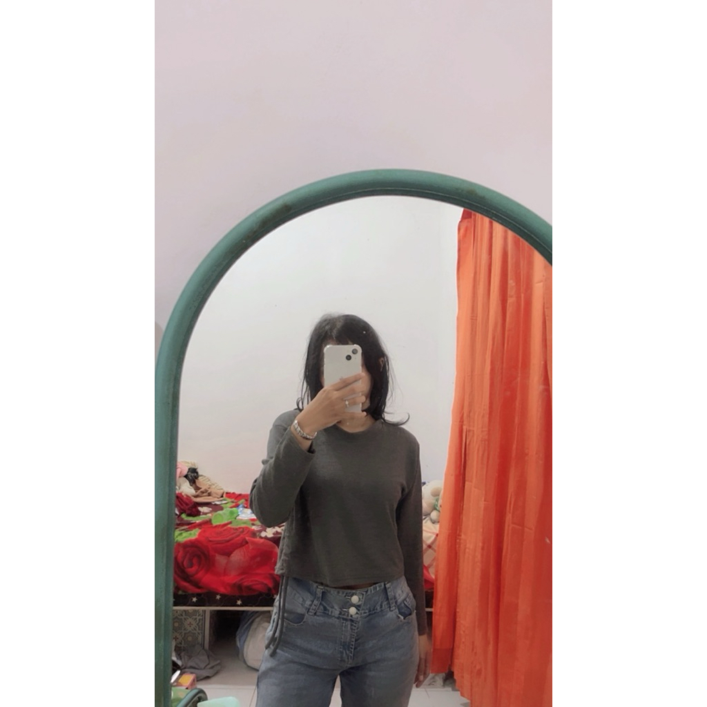 BAJUHITAM/BAJU ABU-ABU/BAJU LENGAN PANJANG/ CROPTOP/BAJU_MINI/BAJU_SIMPEL/BAJU_LUCU/BAJU_DUGEM