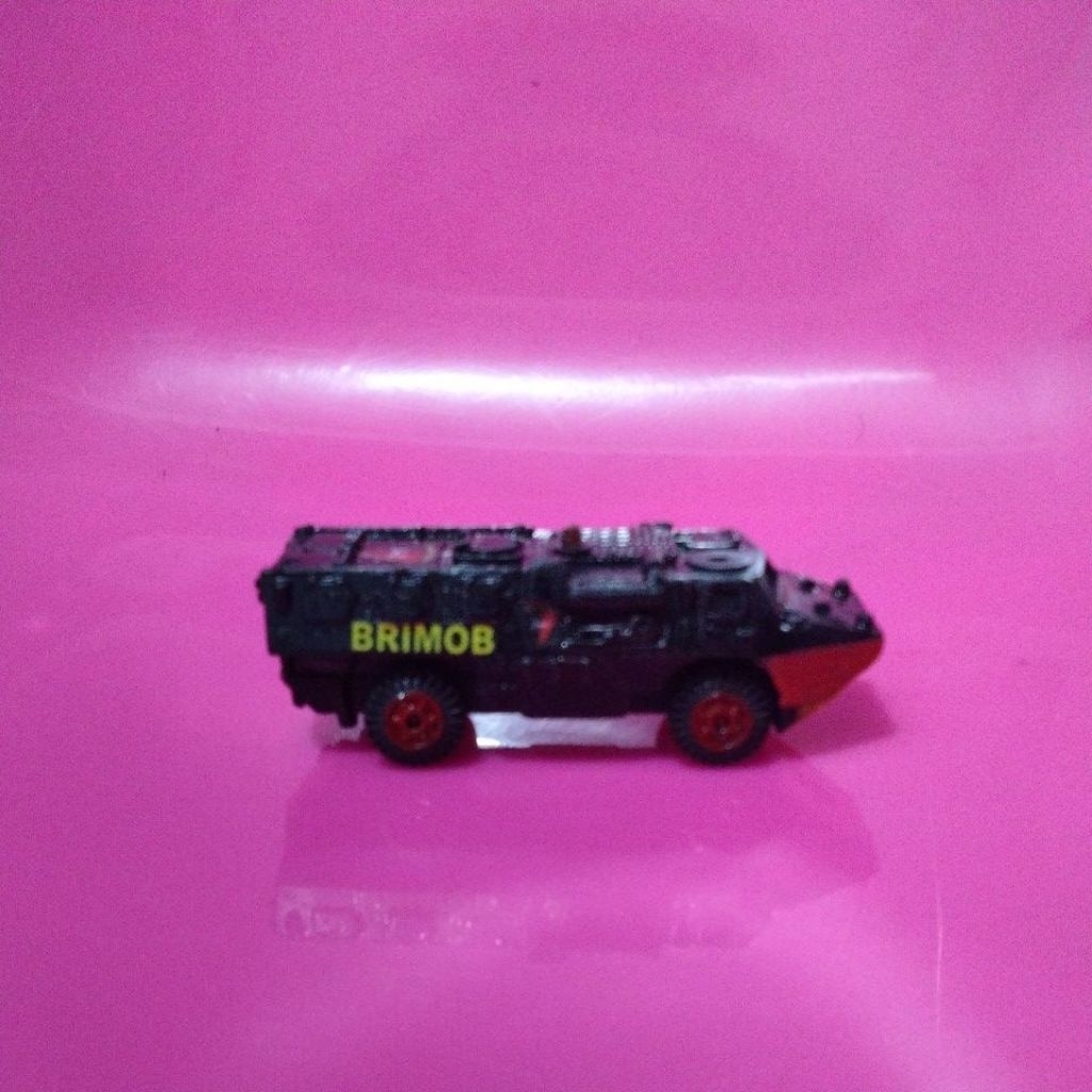 Miniatur Baracuda BRIMOB