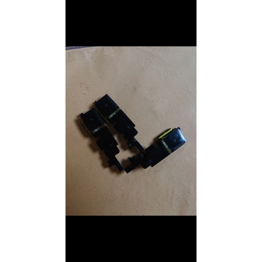 3 speaker copotan Xperia XZ2 compac minusan