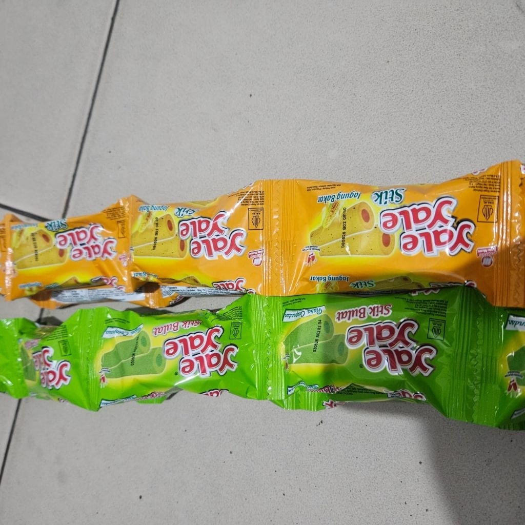 Stick yale yale Wafer Stick Roll Snack yale yale Coklat Kelapa isi 10pcs