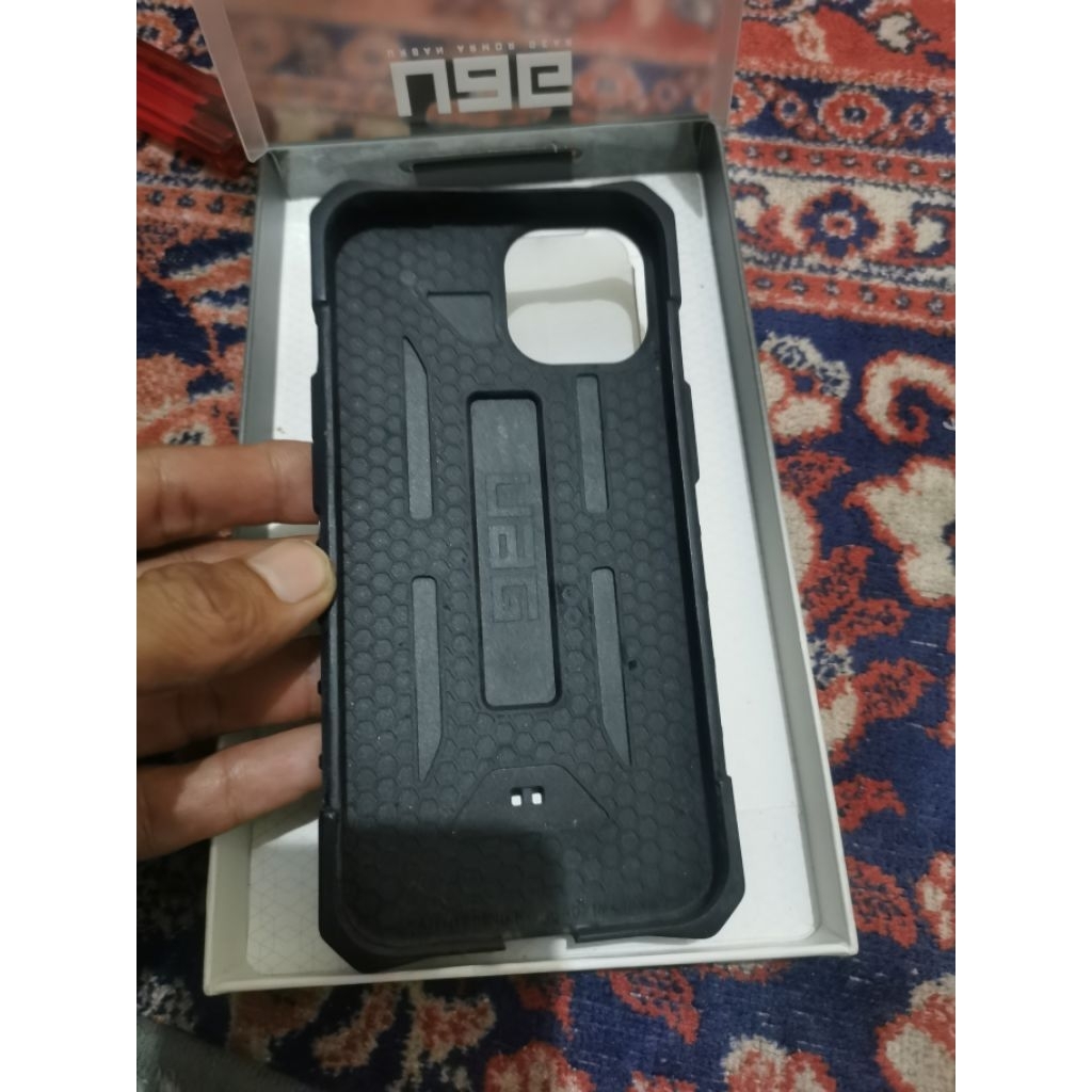 pre loved UAG Pathfinder Case for iPhone 13, 13 pro, 14 CAMO