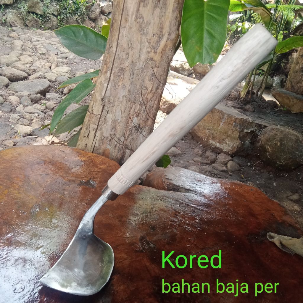 kored alat buat kored kored di kebun atau halaman