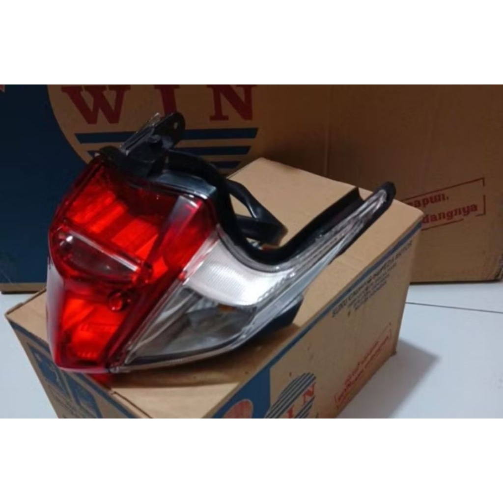 lampu stop belakang beat karbu