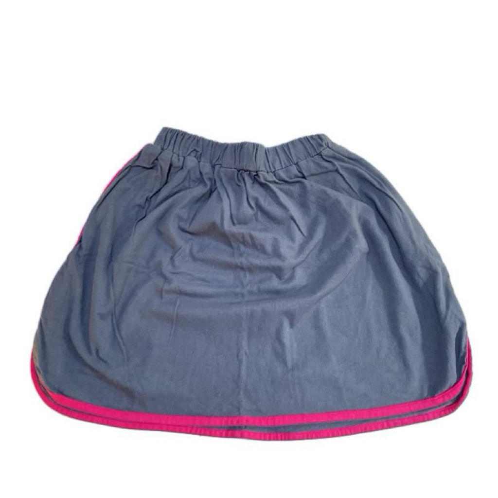 [PRELOVED] Rok Tennis Wanita | Rok Pendek Olahraga Cewek Detail Pinggir Merah Muda