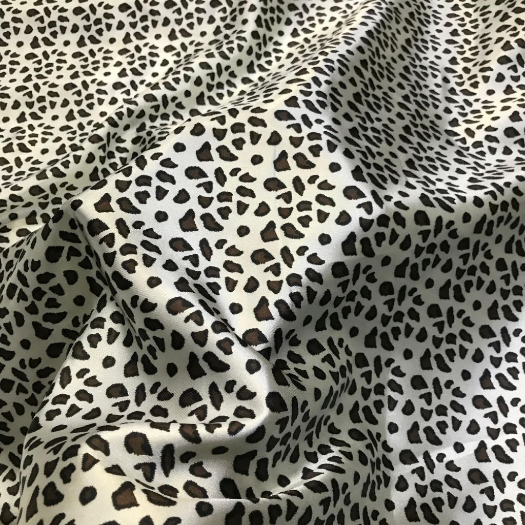 kain satin motif ~ kain satin motif leopard ~ kain satin premium motif macan tutul brw01